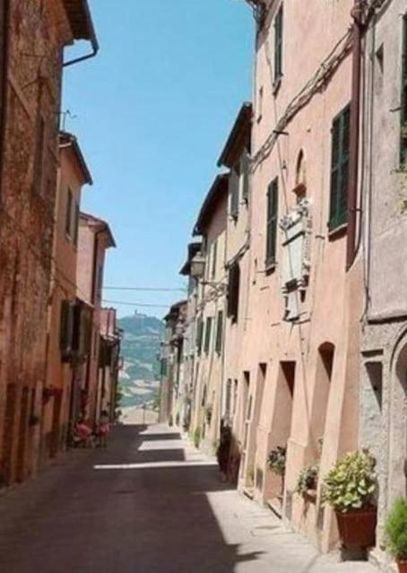 Casa Vacanze Carducci サン・カシャーノ・デイ・バーニ エクステリア 写真
